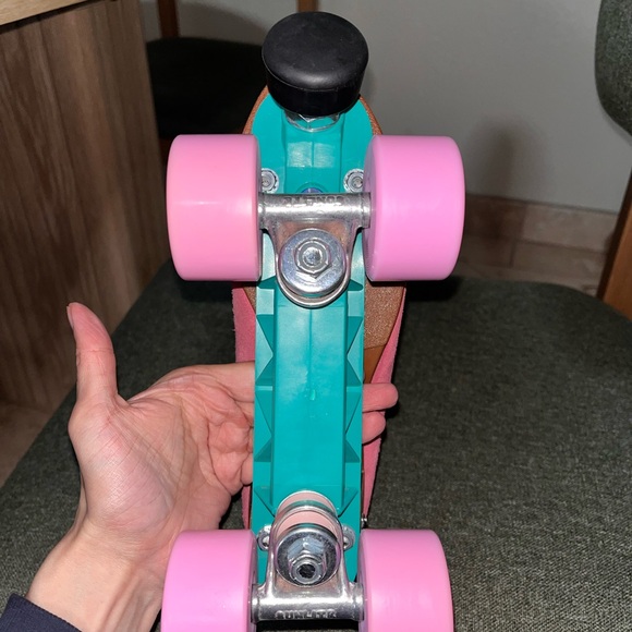 Moxi Barbie Malibu Pink Roller Skates with Sunlite Plate - Picture 4 of 7